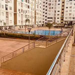 Avec Piscine Apartment
